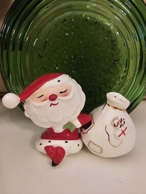 Vintage Holt Howard Christmas Santa & Bag Salt & Pepper Shaker Set 1959